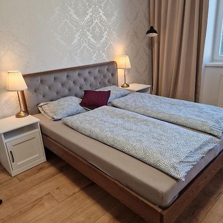 Old Town Apartment - 2 Bedrooms Bratislava Ngoại thất bức ảnh