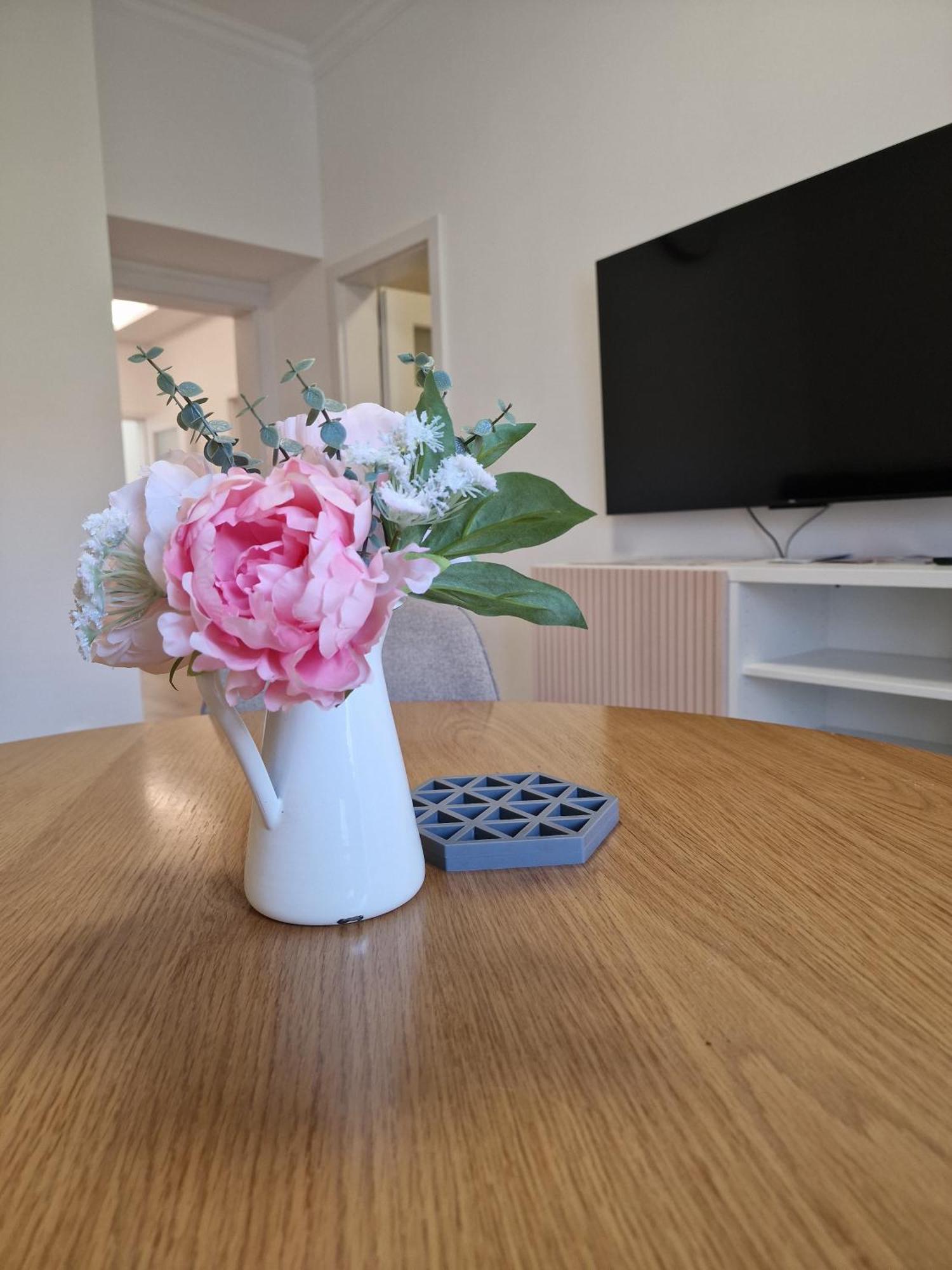 Old Town Apartment - 2 Bedrooms Bratislava Ngoại thất bức ảnh