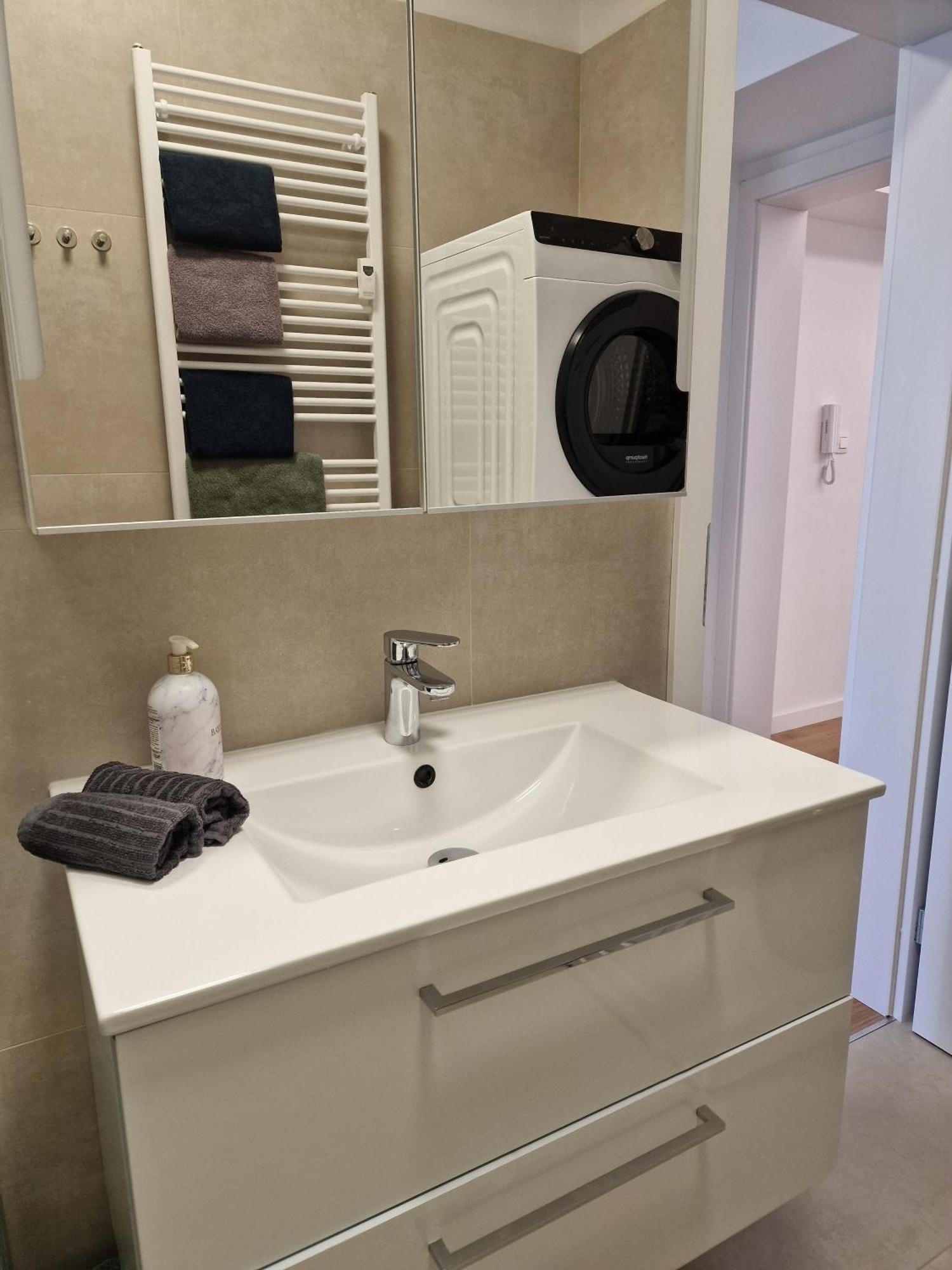 Old Town Apartment - 2 Bedrooms Bratislava Ngoại thất bức ảnh