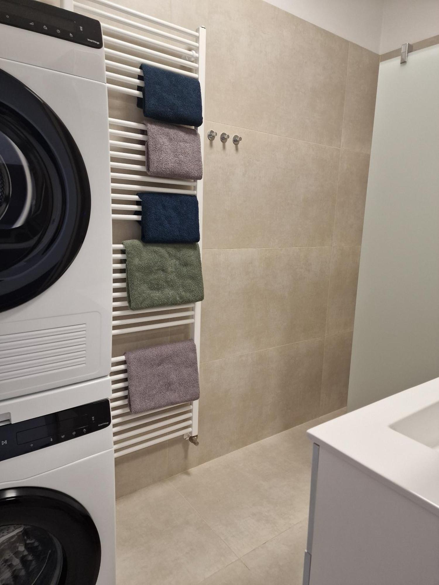 Old Town Apartment - 2 Bedrooms Bratislava Ngoại thất bức ảnh