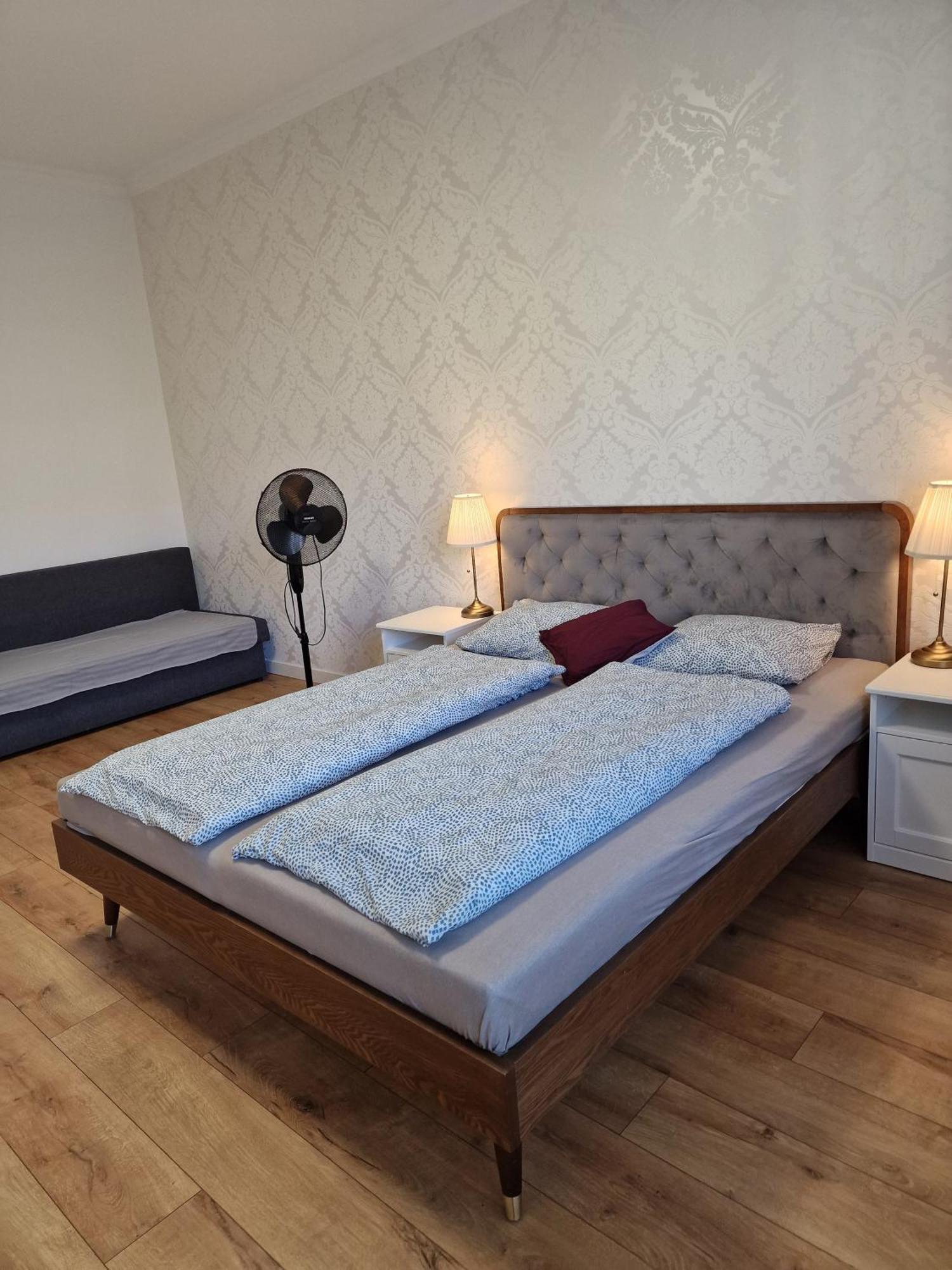 Old Town Apartment - 2 Bedrooms Bratislava Ngoại thất bức ảnh