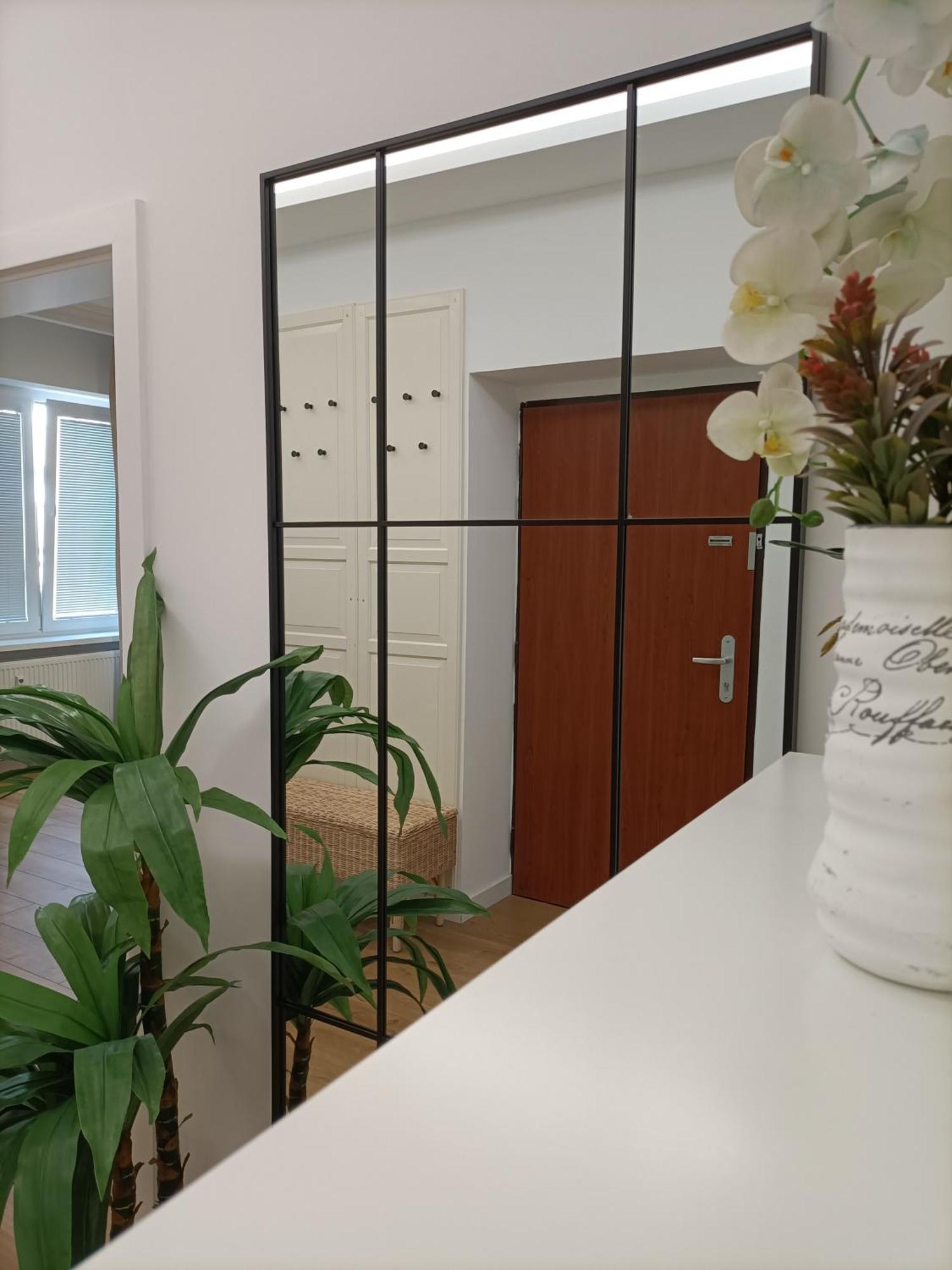 Old Town Apartment - 2 Bedrooms Bratislava Ngoại thất bức ảnh