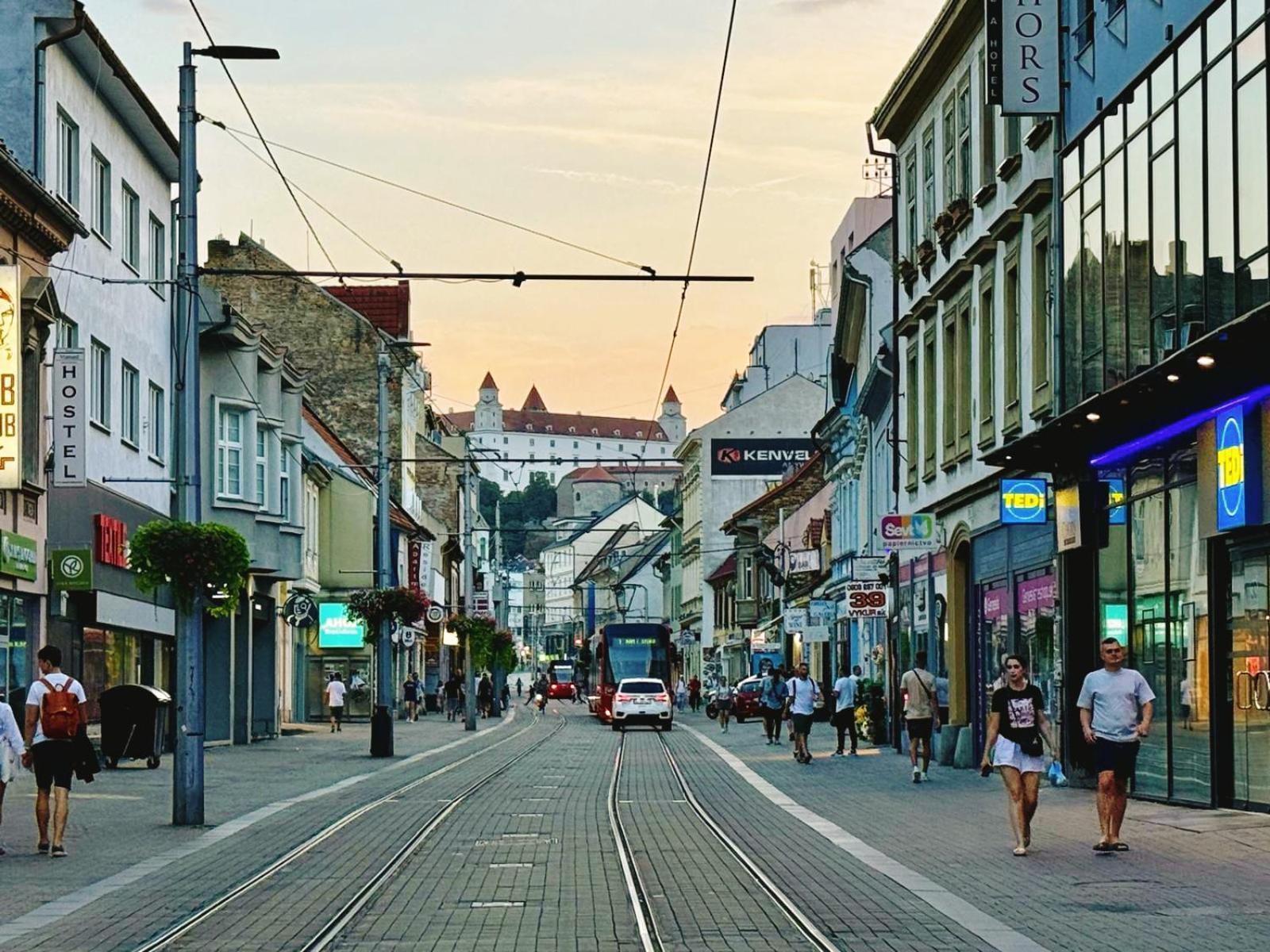 Old Town Apartment - 2 Bedrooms Bratislava Ngoại thất bức ảnh